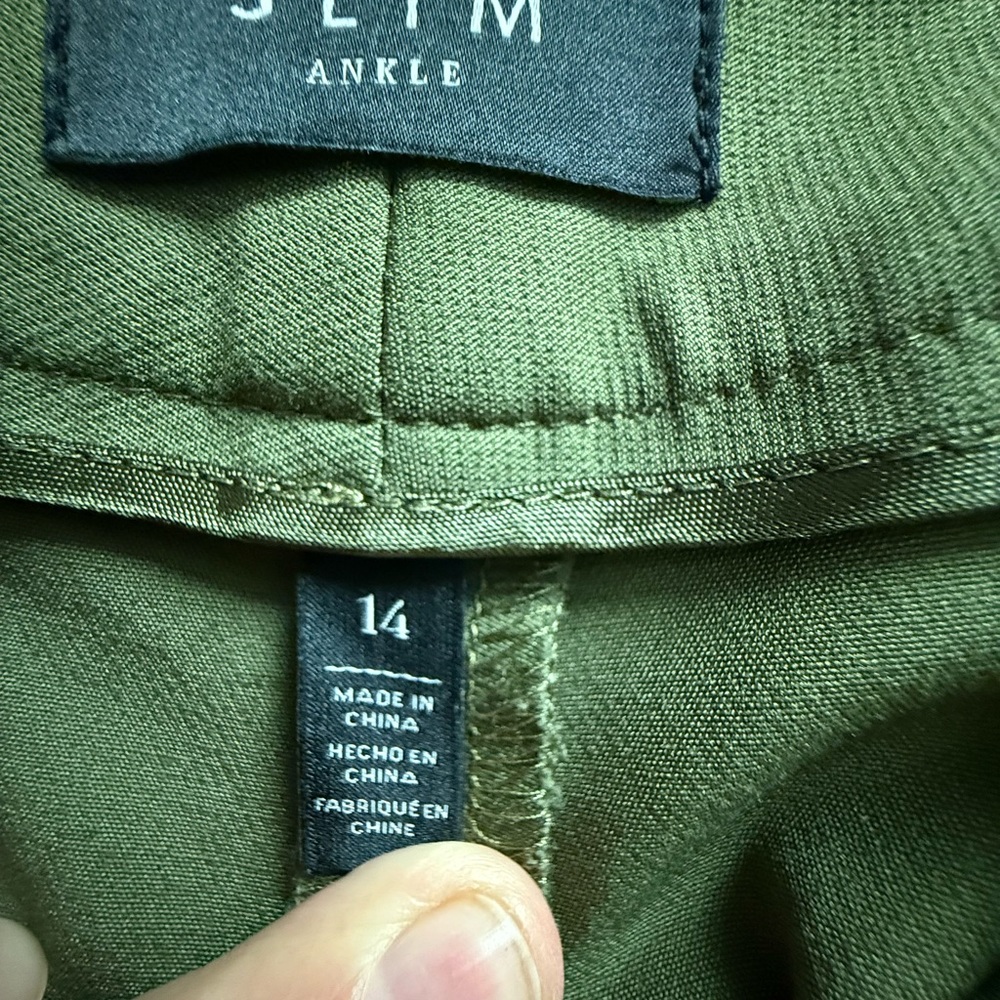 2/$45 on $30 Pants. GUC Women’s Size 14 WHBM Olive Green Slim Ankle Pants - Picture 6 of 7